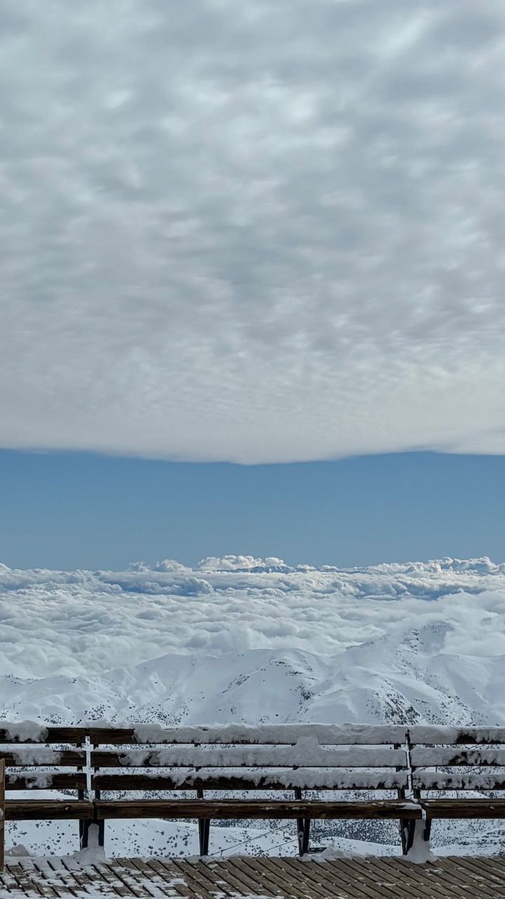 Máximo Menem Bolocco en la nieve. 