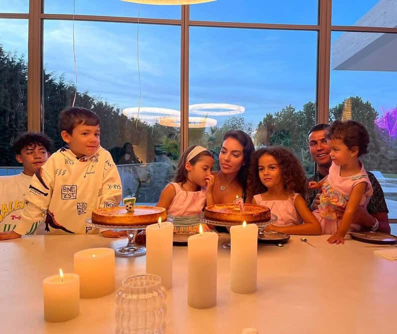 La familia de Cristiano Ronaldo. 