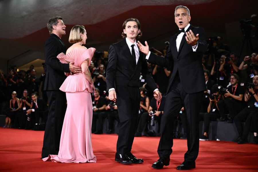 Brad Pitt, Amy Ryan, Austin Abrams y George Clooney. 