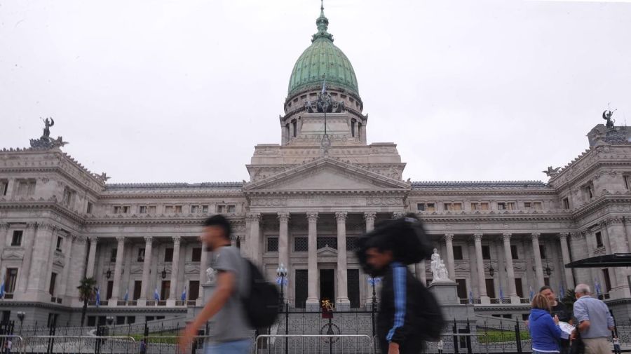 https://fotos.perfil.com/media///images/large/2024/09/05/congreso-de-la-nacion-1867551.jpg