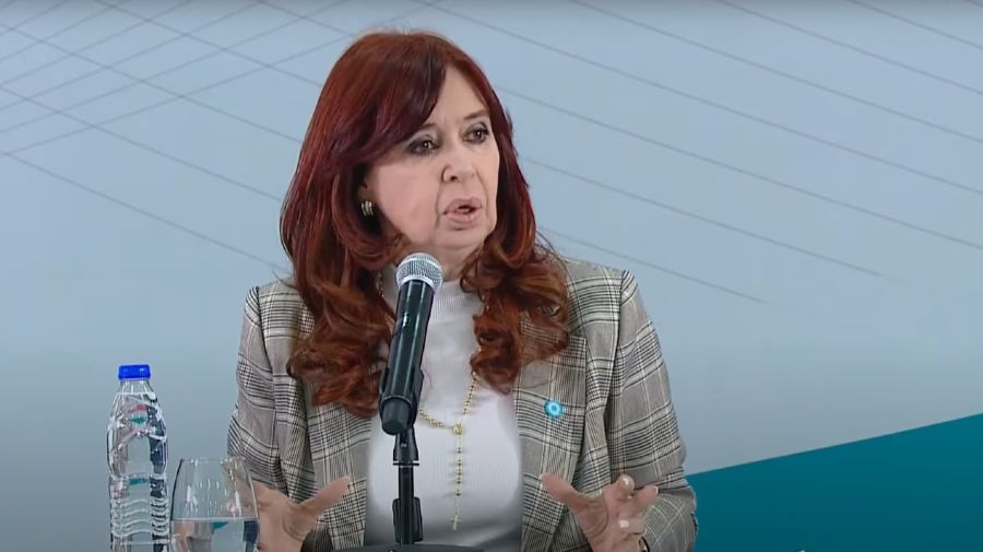 Cristina Kirchner recibió un doctorado honoris causa durante un acto de la Universidad Nacional del Oeste