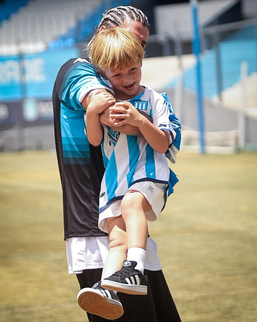 Rodrigo de Paul y Bautista, su hijo.