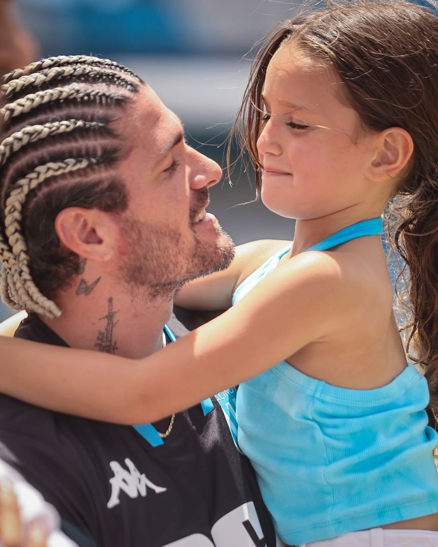 Rodrigo de Paul y Francesca, su hija. 