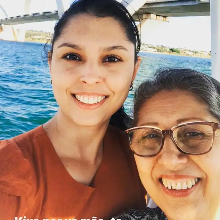 Maria Vilma junto a su hija Carolina, estudiante de Medicina en la UBA