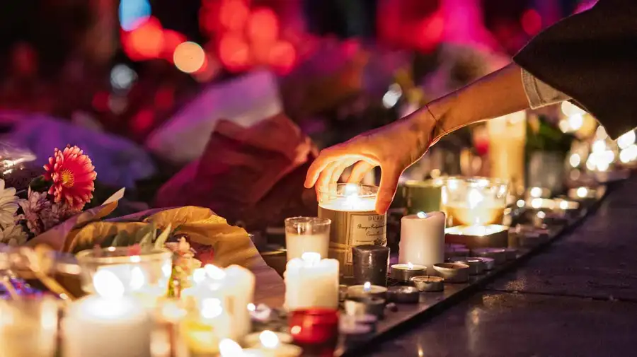 Homenaje a las víctimas del terrorismo en París