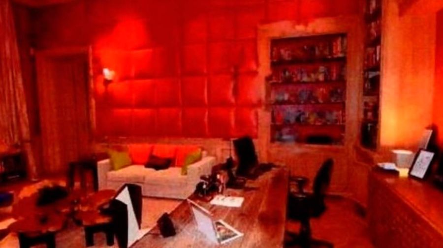 Escritorio del departamento de Jeffrey Epstein en París