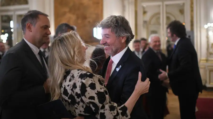 Juan Bautista Mahiques y Karina Milei, en la jura del ministro