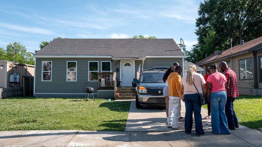 El frente de una de las casas de Cedar Grove donde ocurrió la masacre