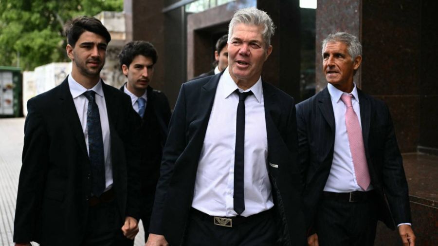 https://fotos.perfil.com/media///images/large/2026/10/21/juicio-por-la-muerte-de-diego-maradona-audiencia-21102026-2353587.jpg?webp