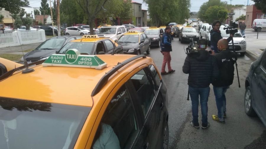 Protesta de taxistas contra Uber en Santa Cruz