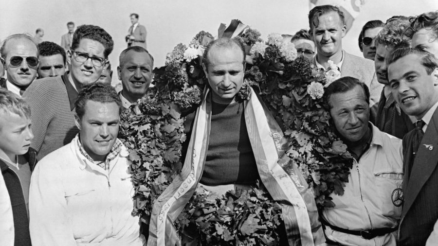Recordamos a Juan Manuel Fangio en el Día Nacional del Piloto