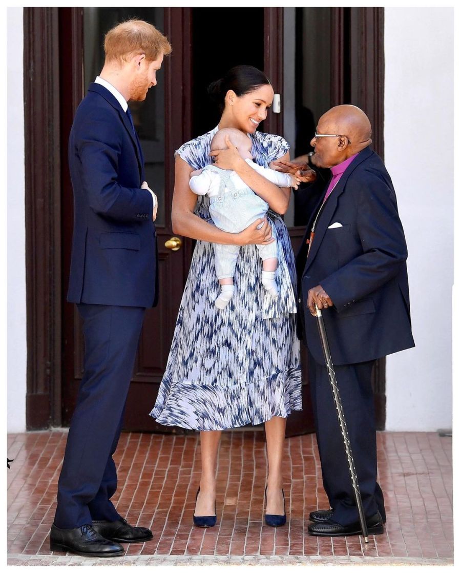 Archie junto a sus padres en la gira por Sudáfrica