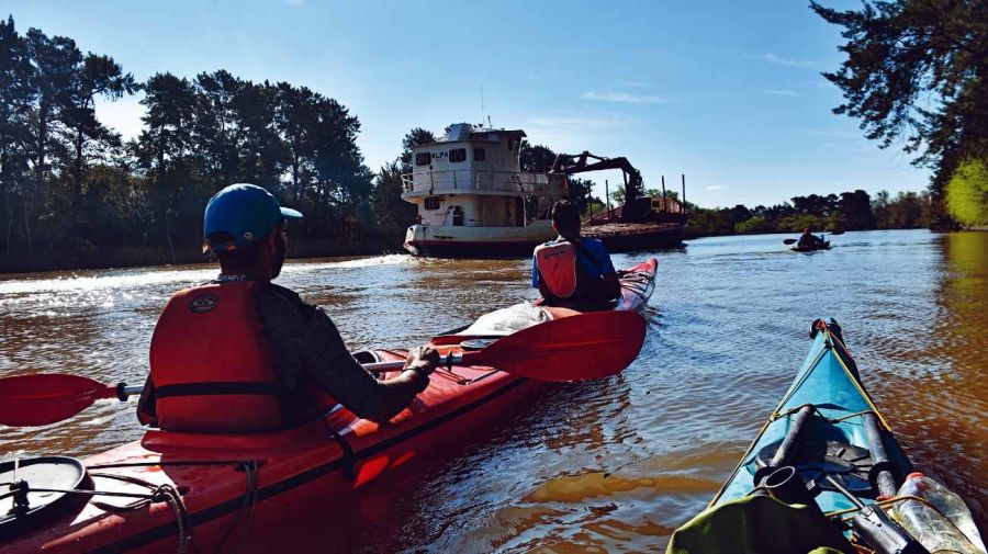 1612_kayak_delta_parana