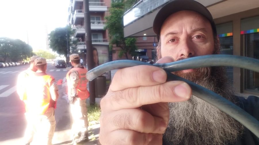 El canillita de Alberto con Prefectura