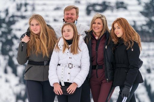 Tras rumores por delicada salud, Máxima de Holanda reapareció con su familia