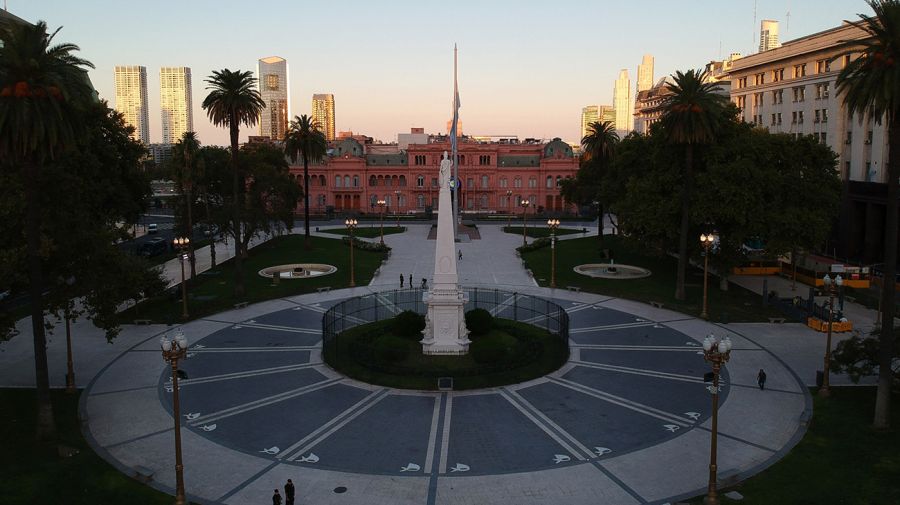 empty plaza de mayo