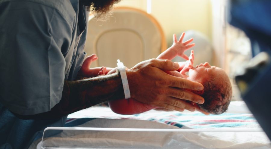 En primera persona: cómo es vivir el permiso de paternidad de 6 meses