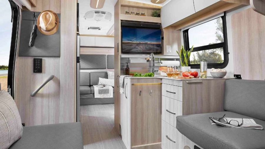 1707_motorhome_Wonder_Rear_Lounge