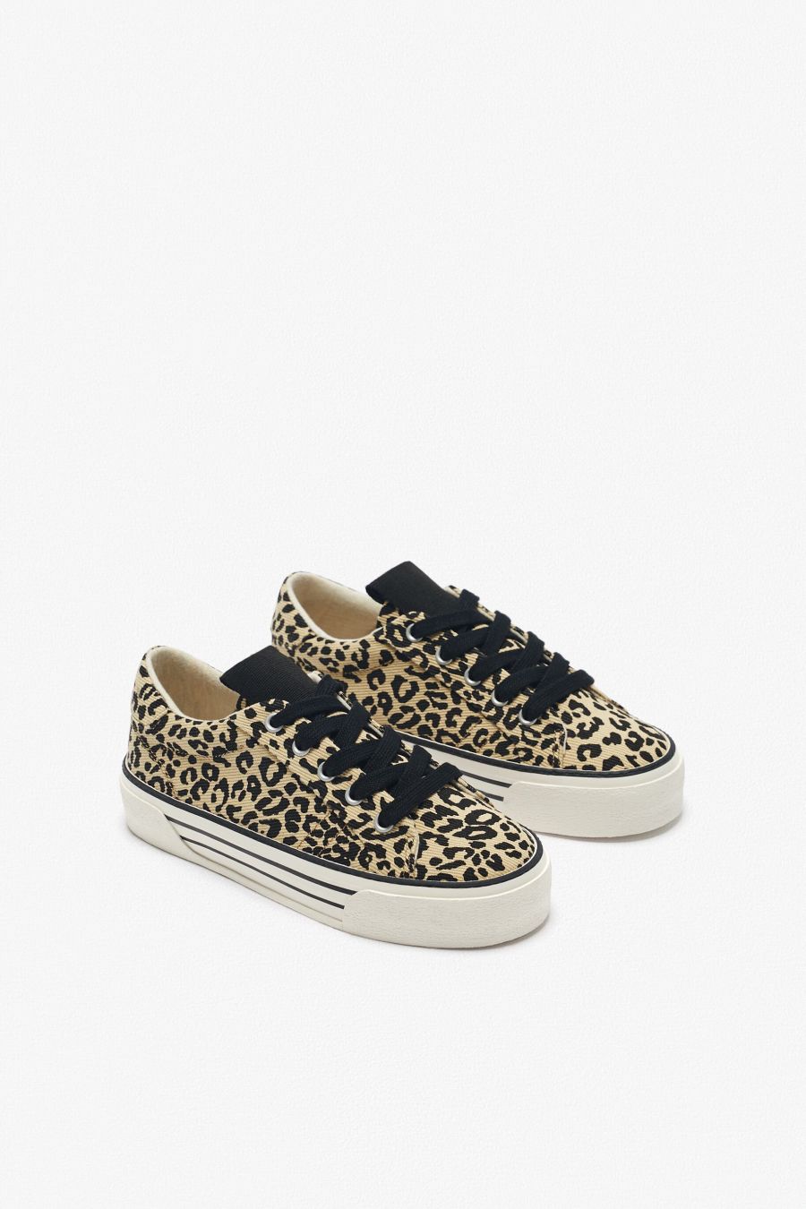 Zapatillas animal print online zara