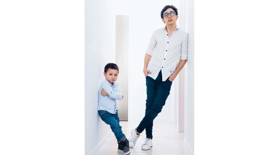 RODRIGO NOYA CON SU HIJO DE TRES AÑOS