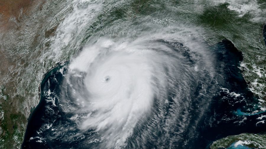 El huracán Laura avanza a paso veloz hacia las costas de Estados Unidos.