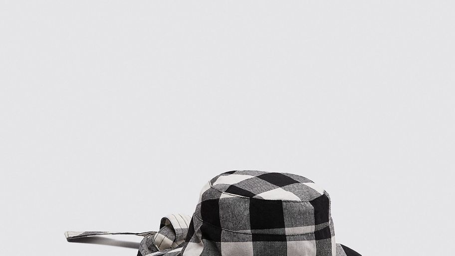 burberry gorra zara