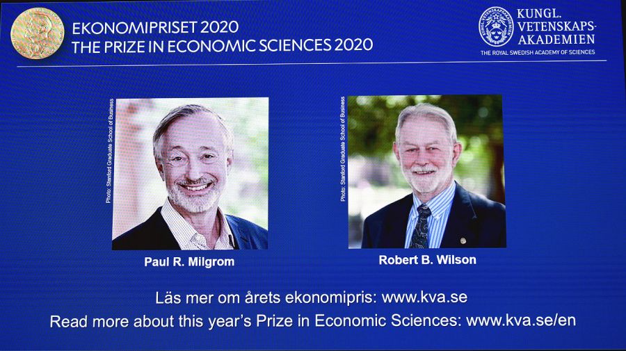 Dos estadounidenses ganan el Nobel de Economía por su búsqueda de la subasta perfecta.