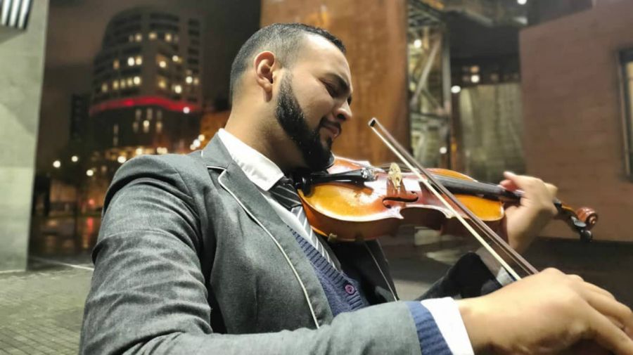 Jonatan Arrejín, violinista, 24 años