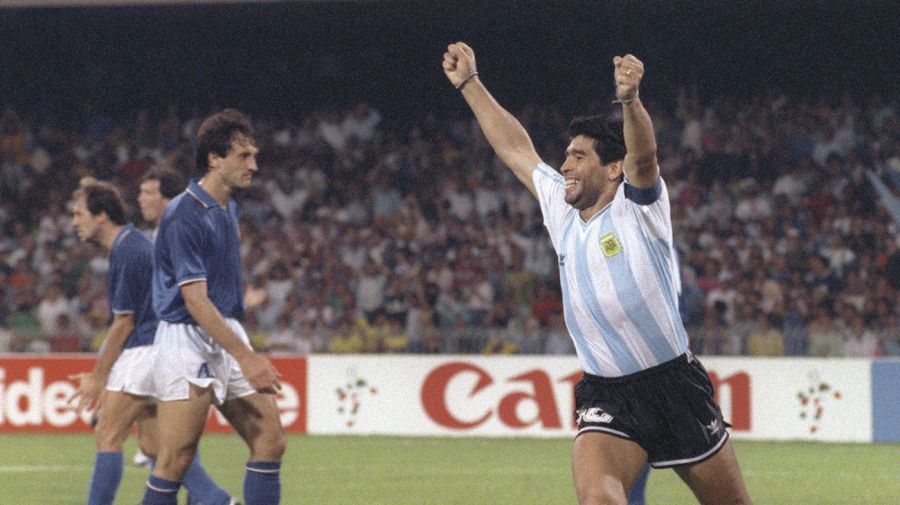 Diego Armando Maradona.