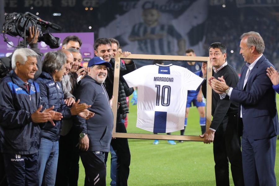 Maradona homenaje Talleres