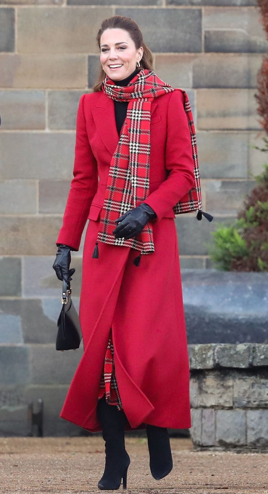 Kate Middleton luce un abrigo espectacular de Alexander McQueen