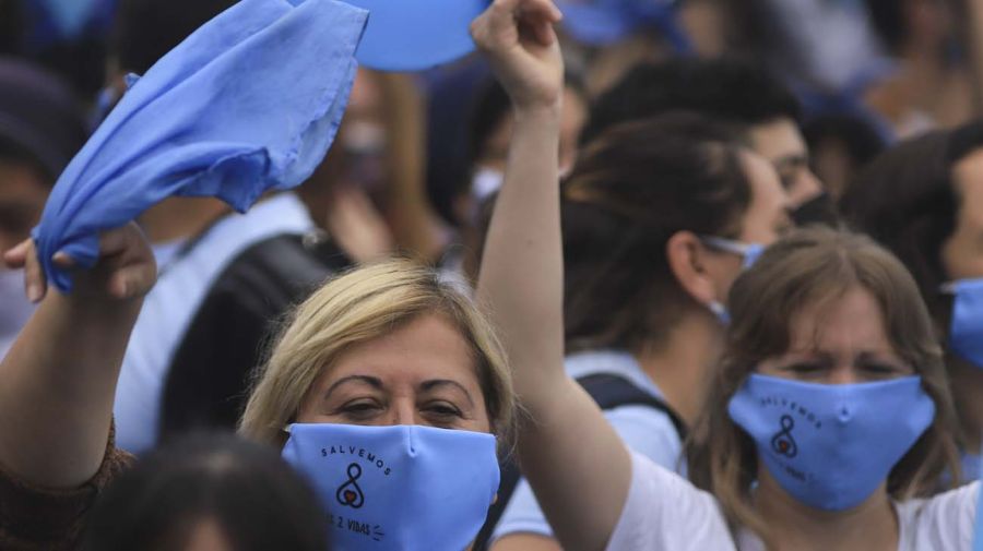 Militantes anti aborto en el Congreso.