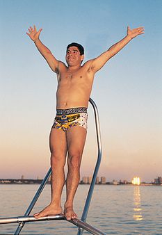 Sunga: la moda que impuso Maradona en los 90's y que hoy volvió a las playas argentinas