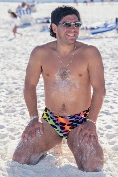 Disco Cambiable Restricciones Sunga: la moda que impuso Maradona en los 90's y que hoy volvió a las playas  argentinas | Caras