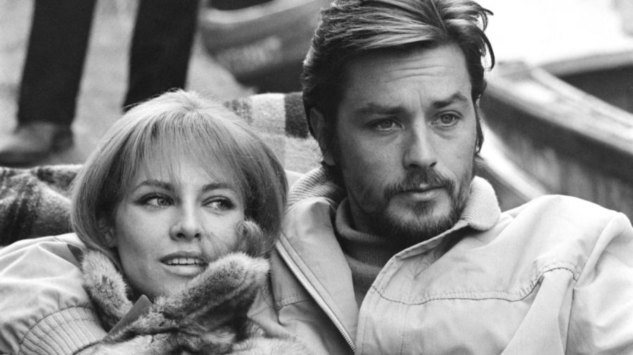 Nathalie y Alain Delon