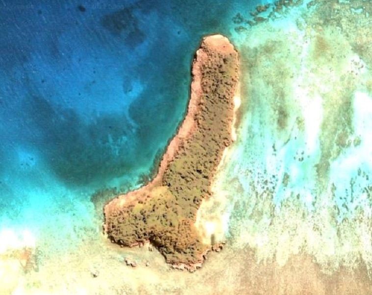 Isla con forma de pene - Google Earth