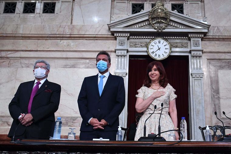 Cristina Kirchner y el look sin barbijo para la Apertura de sesiones ordinarias en el Congreso