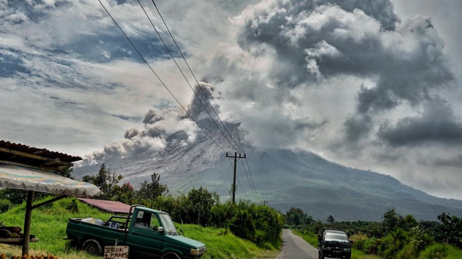  la erupción del volcán Sinabung 20210303