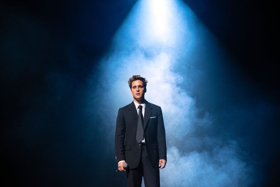  El actor y cantante mexicano Diego Boneta, de 30 años, vuelve a ponerse el traje de Luis Miguel, un papel que marcó un antes y un después en su carrera.