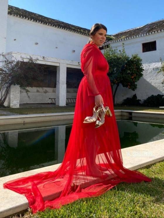 ¡Arde la corona española! La sobrina de Letizia Ortiz se lanza como modelo