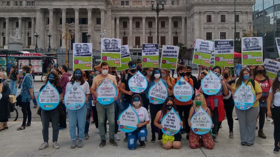 Sentada en el Congreso por el Día Mundial del Agua