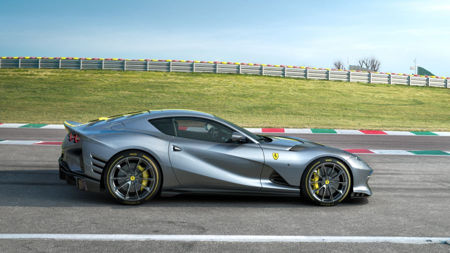 Cómo se llamará la nueva Ferrari basada en la 812 Superfast