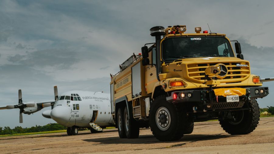 La Fuerza Aérea Argentina incorporó camiones Zetros de Mercedes-Benz