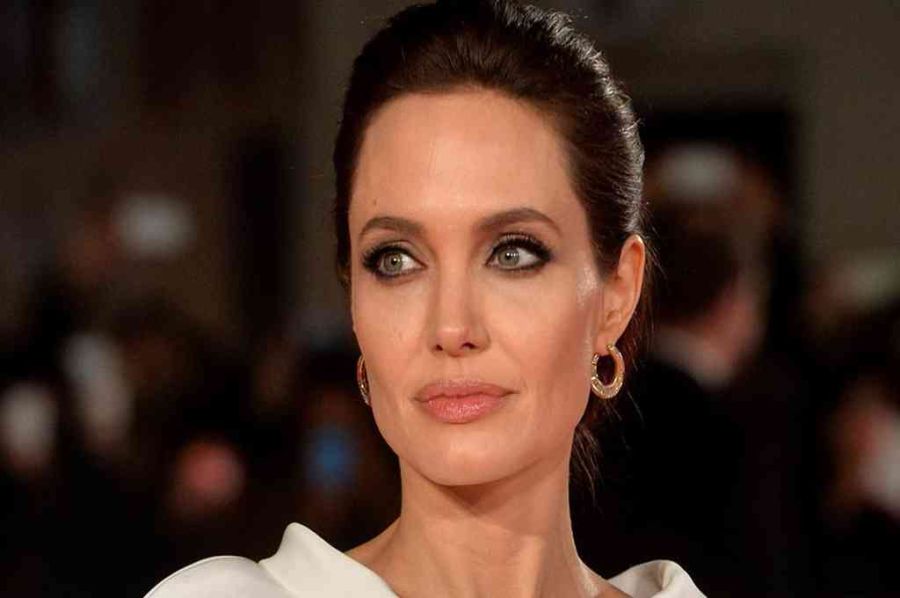 Angelina Jolie cumplió 46 años: tres estilismo que la posicionaron como un ícono de la moda