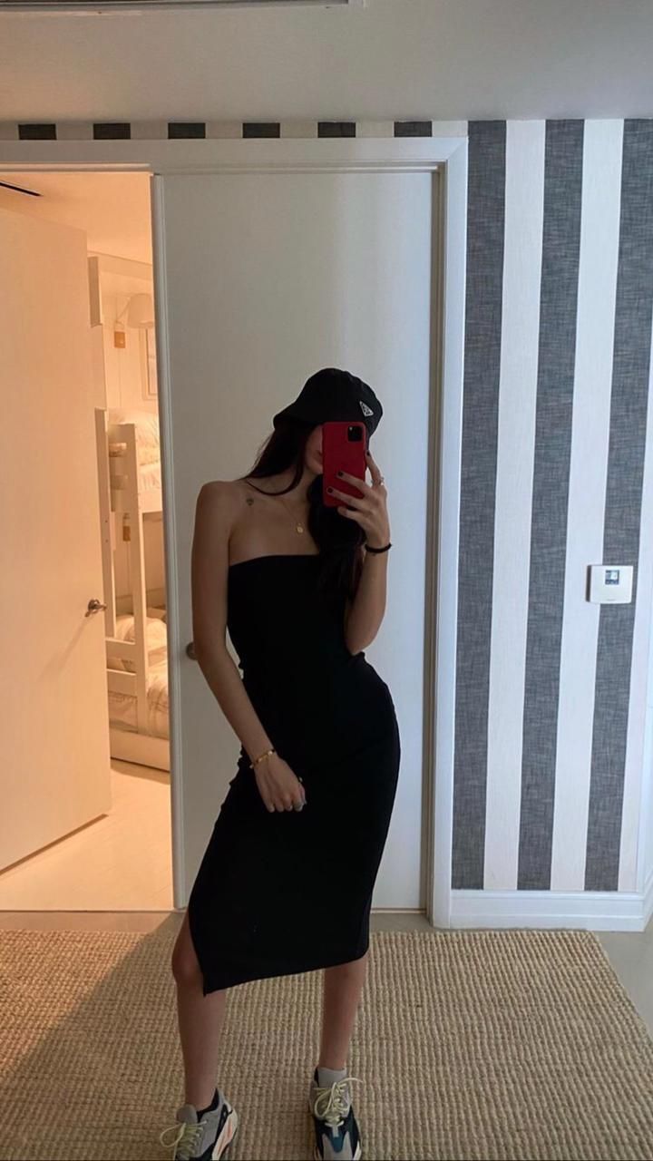 Juanita Tinelli la Kendall Jenner argentina: Piluso prada y un iconic black dress