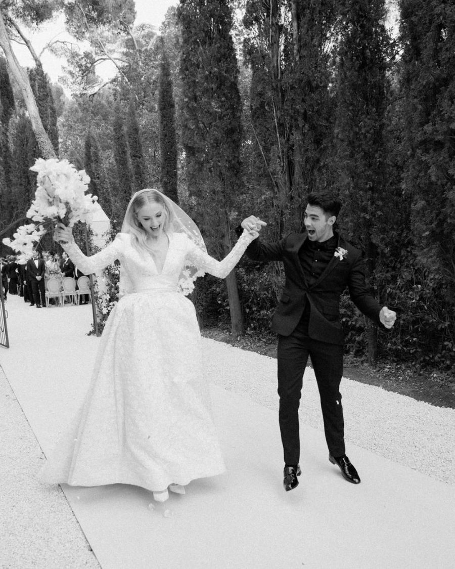 Sophie Turner y Joe Jonas compartieron las fotos inéditas de su boda