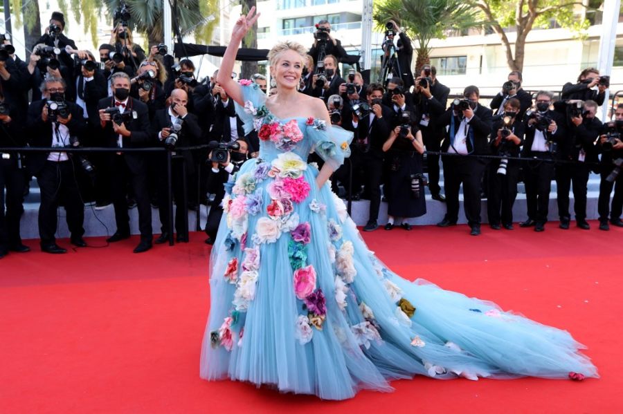 Sharon Stone cautivó Cannes con su dramática pieza de Dolce & Gabbana