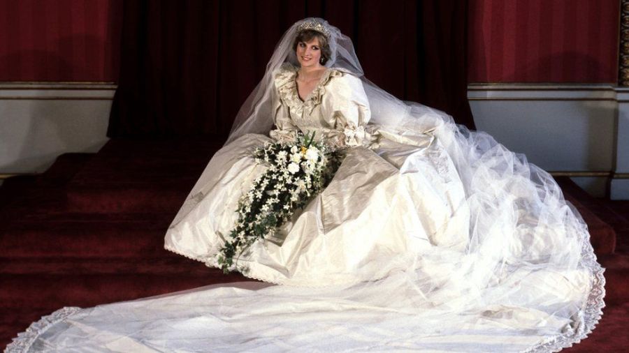 Ladi Di en su vestido de novia el 29 de julio de 1981