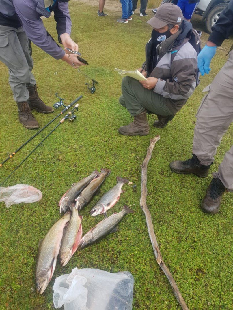 0803_pescadores furtivos