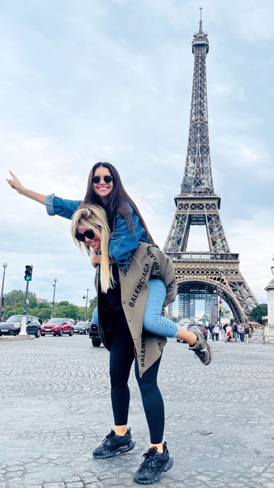 Zaira y Wanda Nara, sueltas por París: fin de semana en Disney sin los chicos